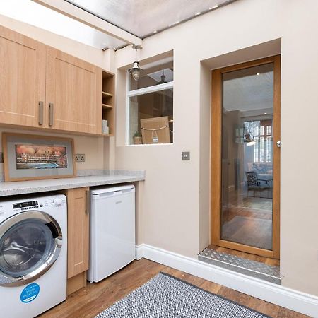 Villa Besford Square, Shrewsbury Town Extérieur photo