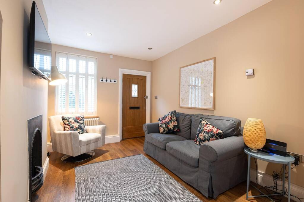 Villa Besford Square, Shrewsbury Town Extérieur photo