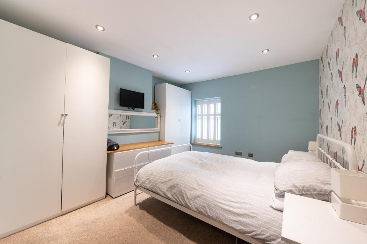 Villa Besford Square, Shrewsbury Town Extérieur photo